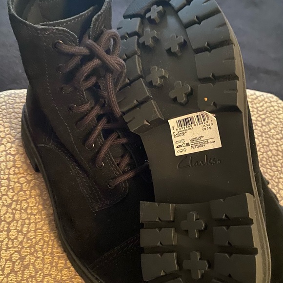 Designer Shoes - Picture 2 of 4